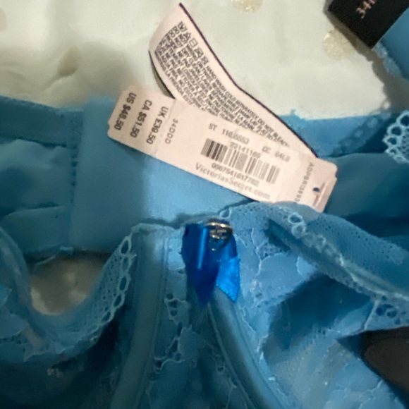 Victoria’s Secret Bra 34DDD - Picture 3 of 3